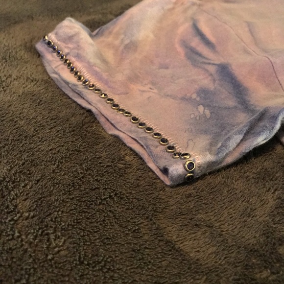 $SOLD$🔵 Robin’s Jean T-Shirt🔵🟣 - Picture 4 of 7